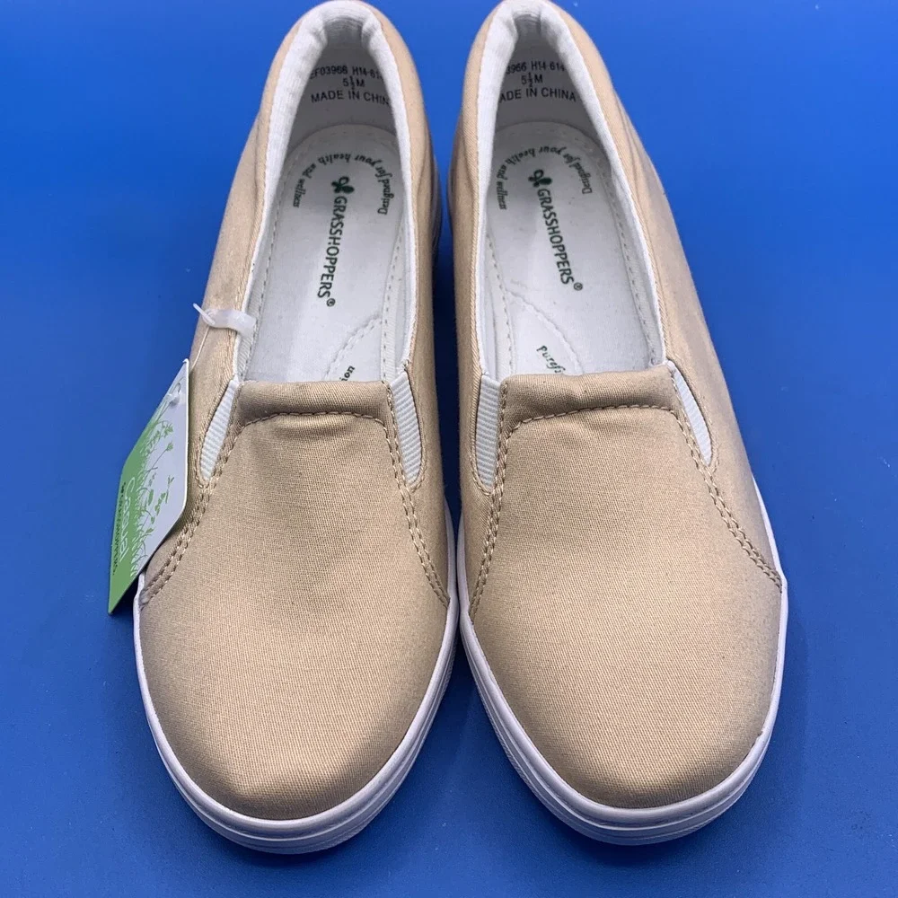 Grasshoppers Women's Comfort Shoes Low Heel Slip On Beige Casual - Size 5.5